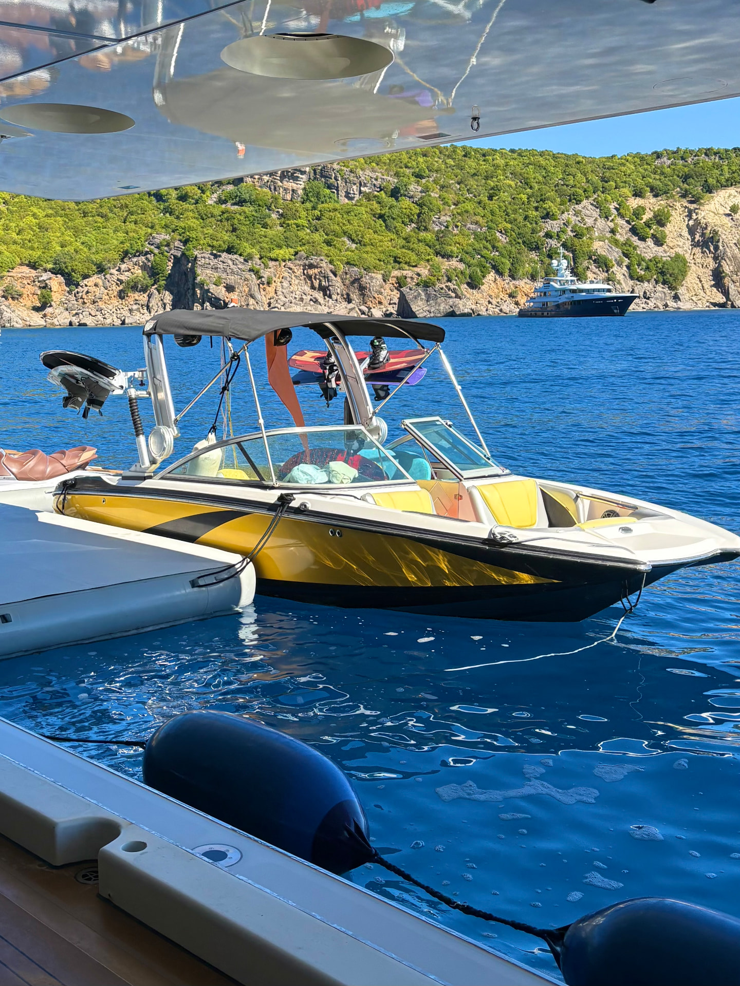 The yellow and black WakeXcursionSBH MasterCraft X2 in Saint-Barthélemy